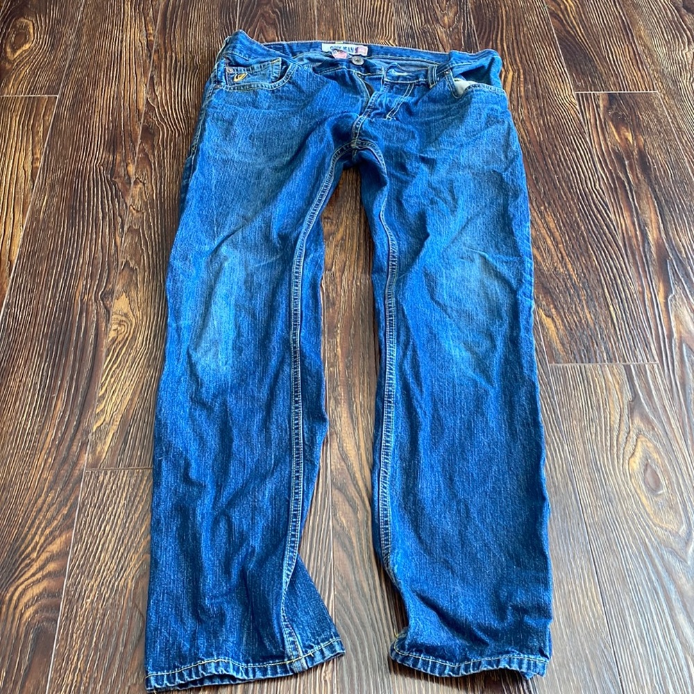 Mens quicksilver jeans 32 straight fit small hole in back right pocket 9.5/10 🔥
